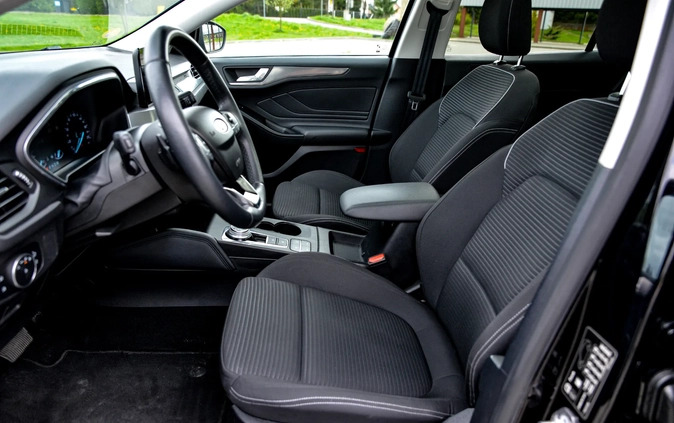 Ford Focus cena 63990 przebieg: 143600, rok produkcji 2019 z Cedynia małe 466